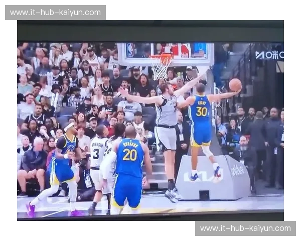 权杖的交接还是王朝的余晖?马刺vs勇士:一场跨越时代的战术博弈深度解析 权杖的交接还是王朝的余晖?马刺vs勇士:一场跨越时代的战术博弈深度解析